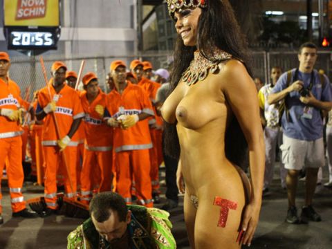 【ま●こ注意】ほぼ全裸！本場リオのサンバカーニバルが公然猥褻で逮捕レベルな件ｗｗｗｗ