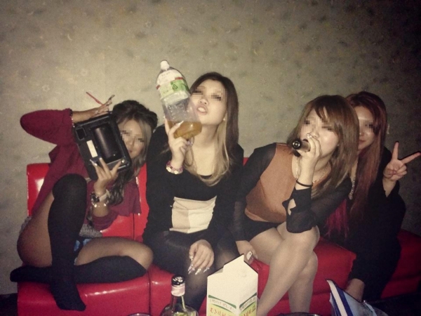 【キャバ嬢エロ画像】こいつはビッチくせーｗｗｗ簡単にエッチさせてくれそうなお股ゆるゆるキャバ嬢がぐぅシコｗｗｗ その14