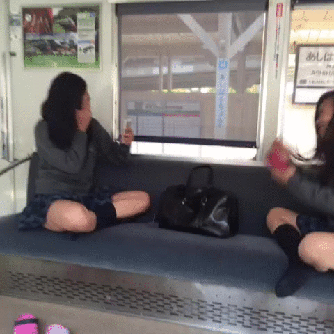 【おふざけVINE】これは保存不可避!女子高生のパンツがチラチラ!VINEだよぉ~wwww その4