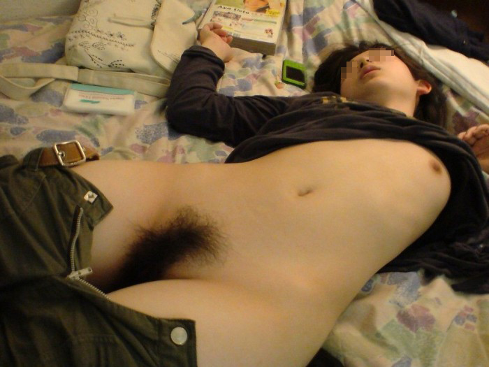 【泥酔エロ画像】これからレイプされるま～んさんがコチラｗｗｗｗ忘年会で飲みすぎて泥酔お持ち帰りｗｗｗｗ その3