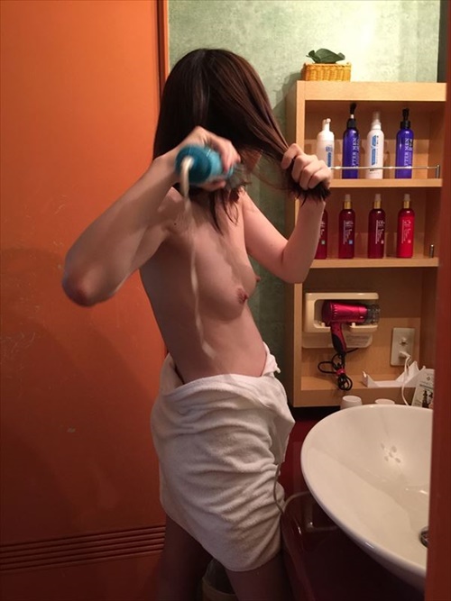 【素人流出エロ画像】彼氏によって一糸まとわぬ姿をネットに晒された素人娘の裸体…今ごろどんな人生送ってるんだろうなｗｗｗ その4