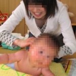 若いママさんが集まる育児教室が胸チラ天国ｗｗｗ現在進行形で赤ん坊に吸われてるおっぱいがサイコーｗｗｗｗ
