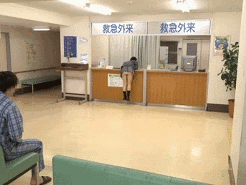 女子●生が病院でパンチラしまくり…勃起した男性患者の精子を搾り取るディープフェラGIF画像