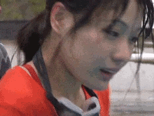 プールの中なら女性の身体を触ってもバレない！？監視員のバイトして女の子を襲う痴漢GIF画像