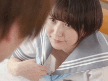 ノーブラの女子高生がおっぱいポロリ！？教師を誘惑する乳揺れ性交GIF画像